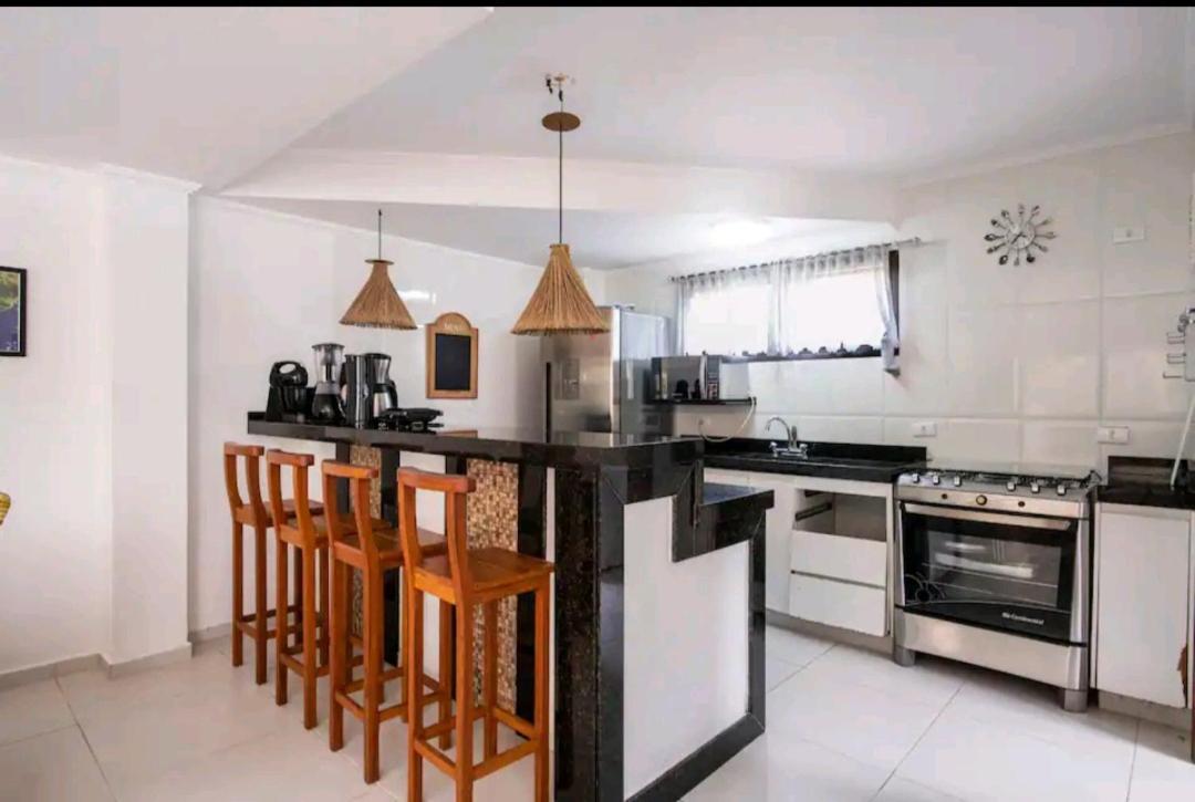 Casa Em Enseada - Pereque Mirim - *